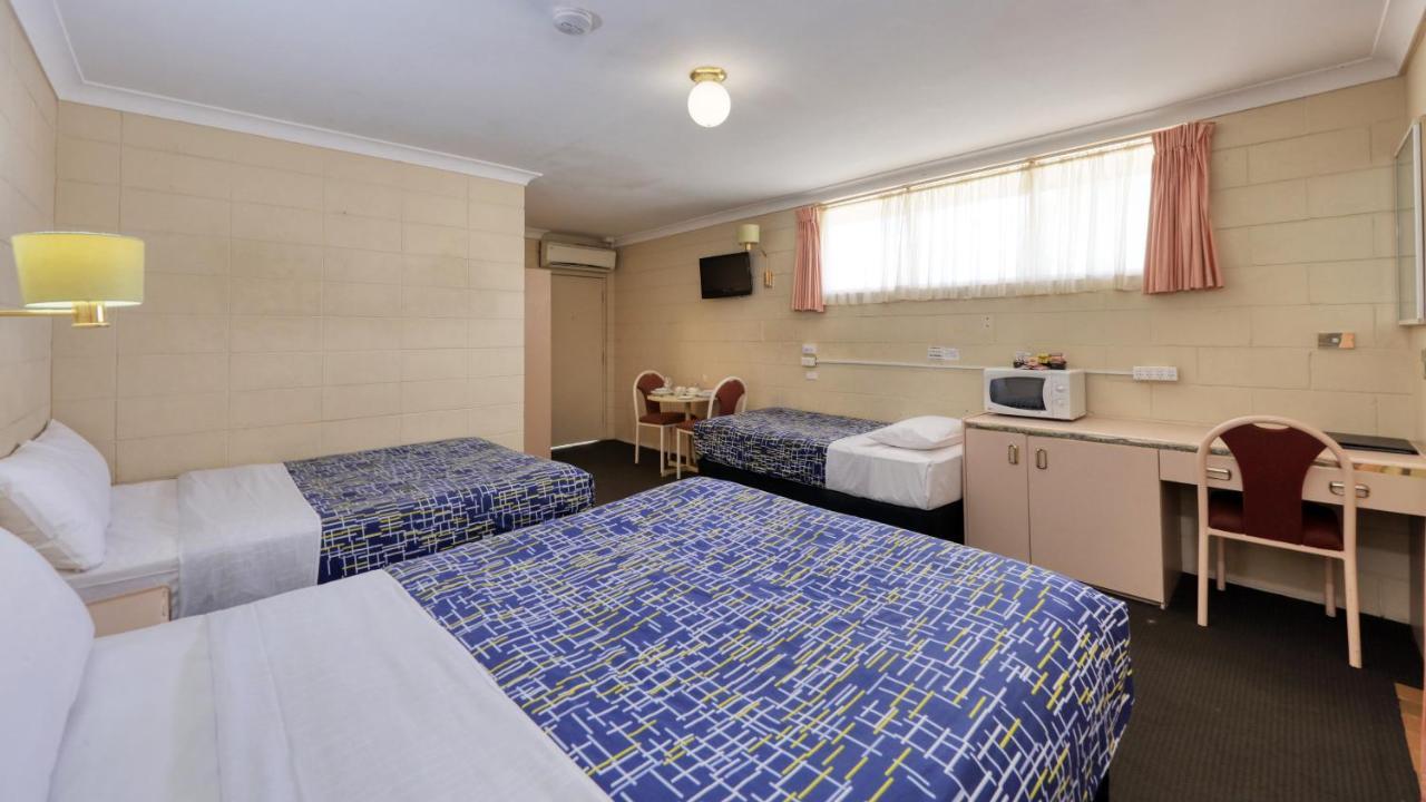 Cootamundra Gardens Motel Bagian luar foto
