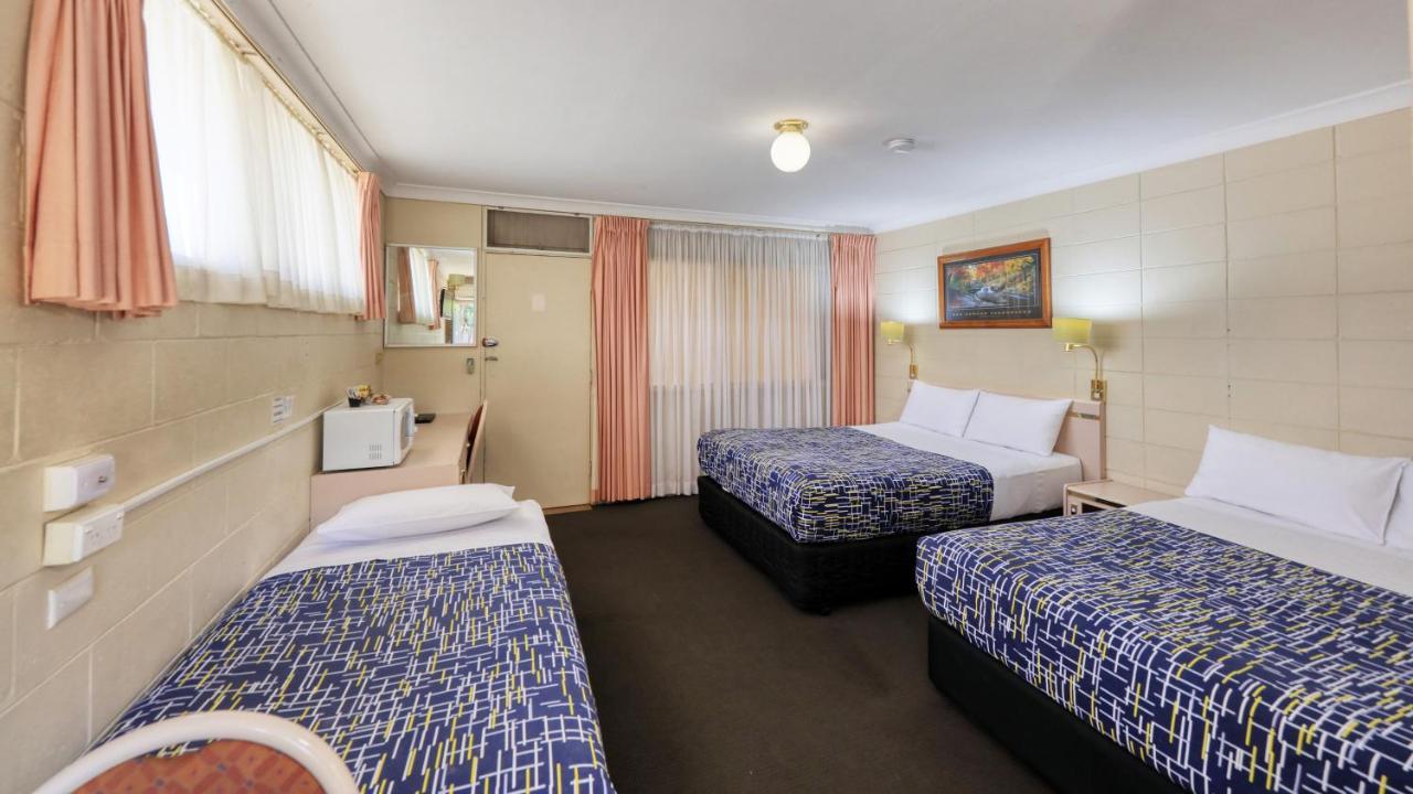 Cootamundra Gardens Motel Bagian luar foto