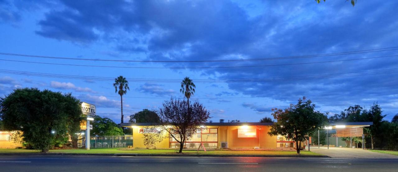Cootamundra Gardens Motel Bagian luar foto