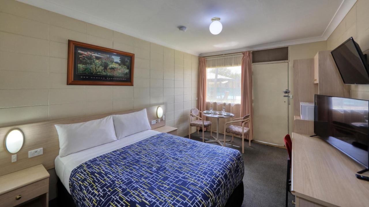 Cootamundra Gardens Motel Bagian luar foto