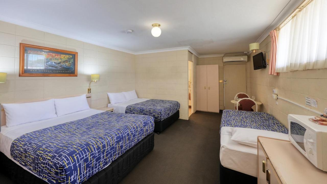 Cootamundra Gardens Motel Bagian luar foto