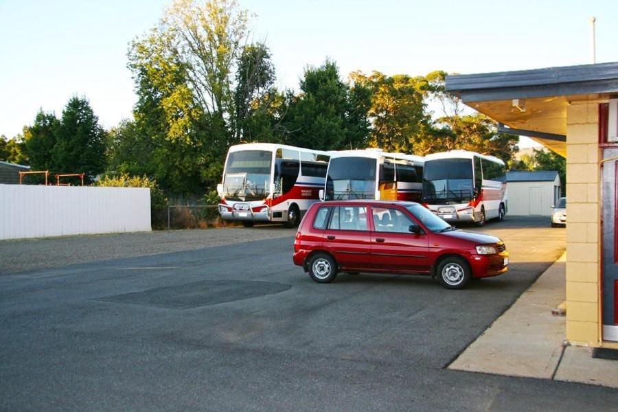 Cootamundra Gardens Motel Bagian luar foto