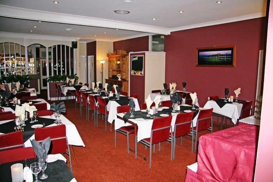 Cootamundra Gardens Motel Bagian luar foto